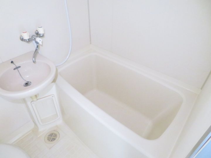 プレアール仏生山Ⅰの風呂