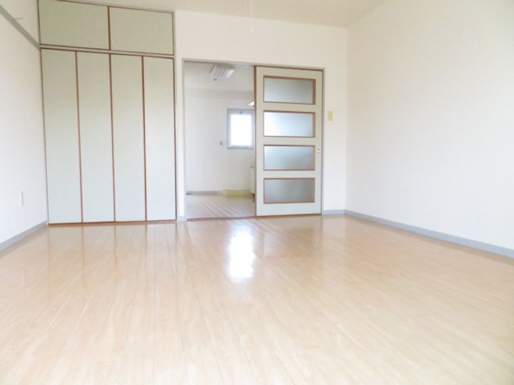 プレアール仏生山Ⅰの居間