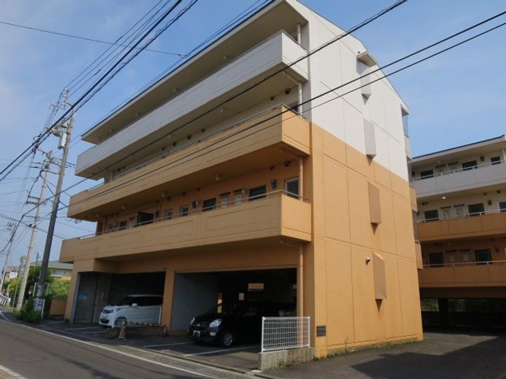 プレアール仏生山Ⅱ306の外観