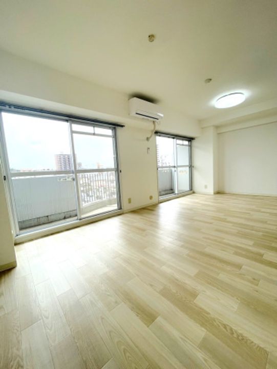 プラザ・ドゥ・オデッサの居間