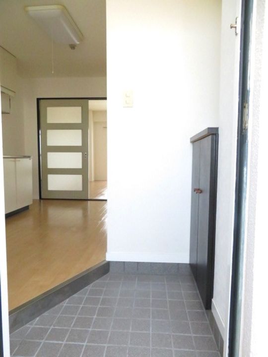 プレアール仏生山Ⅱの居間