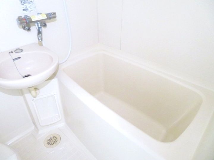 プレアール仏生山Ⅱの風呂