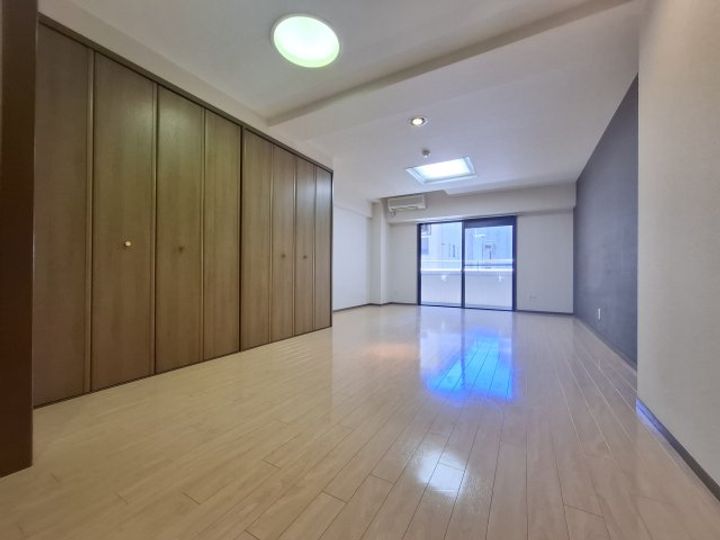 トリン錦町305の居間