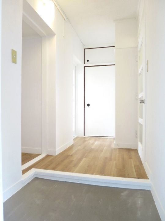 ヴィラナリー屋島4号棟503の玄関