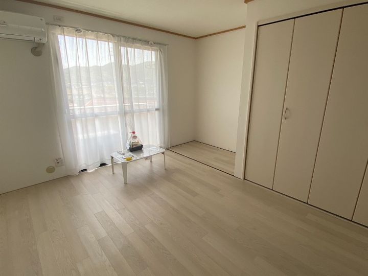 グリーンヒルズ M棟206の居間