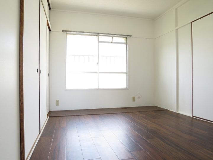 ヴィラナリー屋島7号棟102の内装