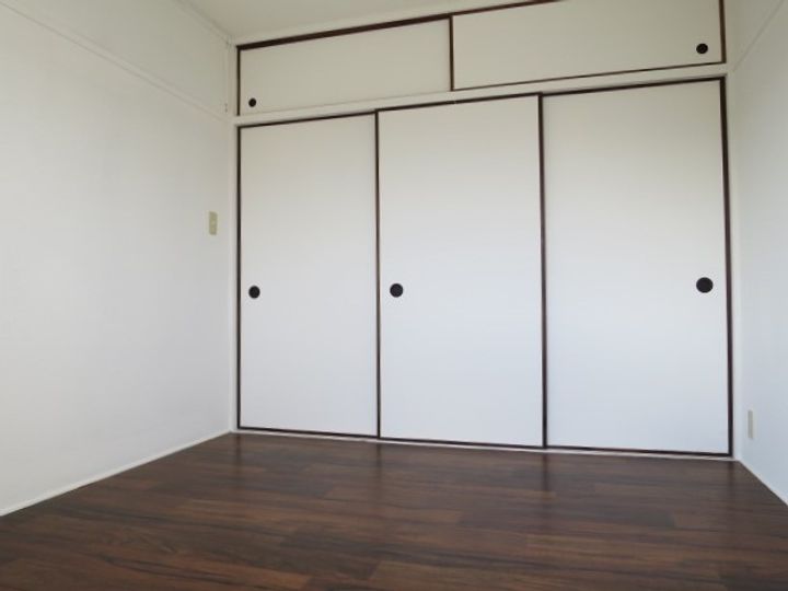 ヴィラナリー屋島7号棟102の内装