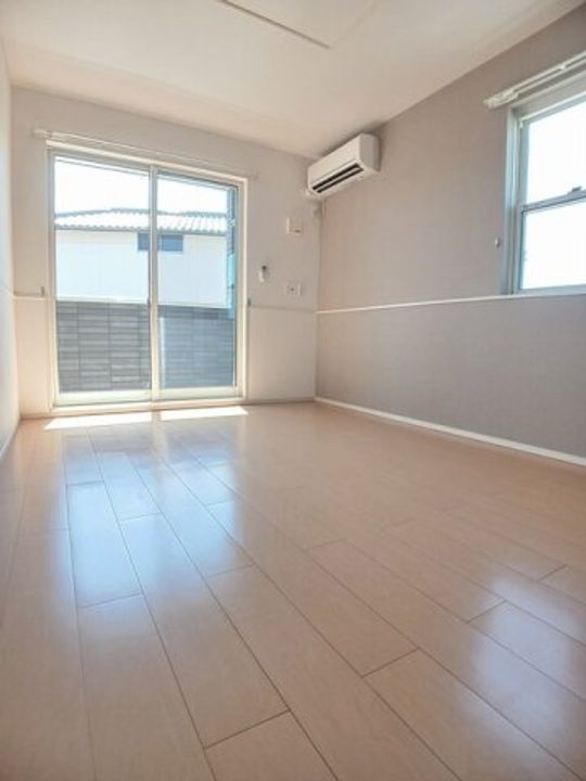 エトワール昴Aの居間