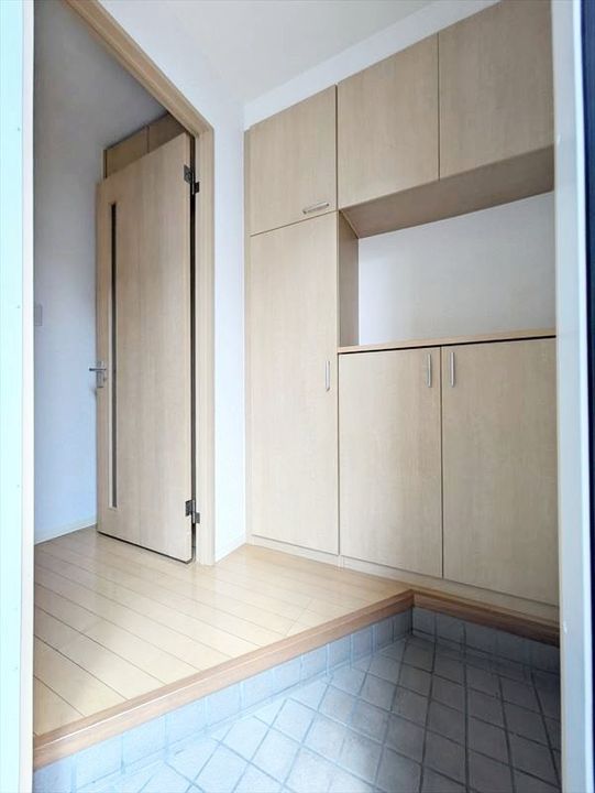 岡山県倉敷市玉島乙島(アパート)の賃貸物件の玄関