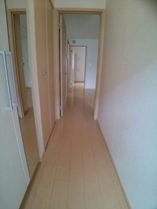 ラフレシールCの玄関