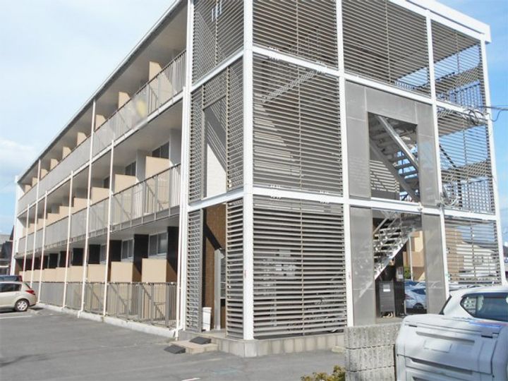 レオパレス栗林303の外観