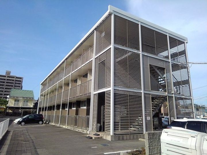 レオパレス栗林303の外観