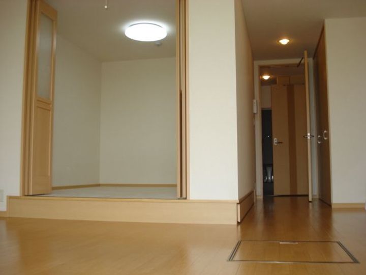 ルーエンビレッジCの居間