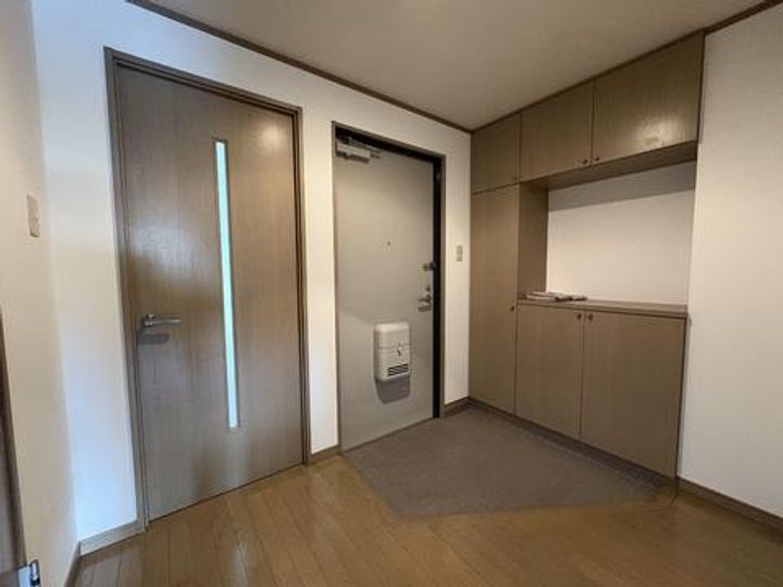 コーナス蔵王304の玄関