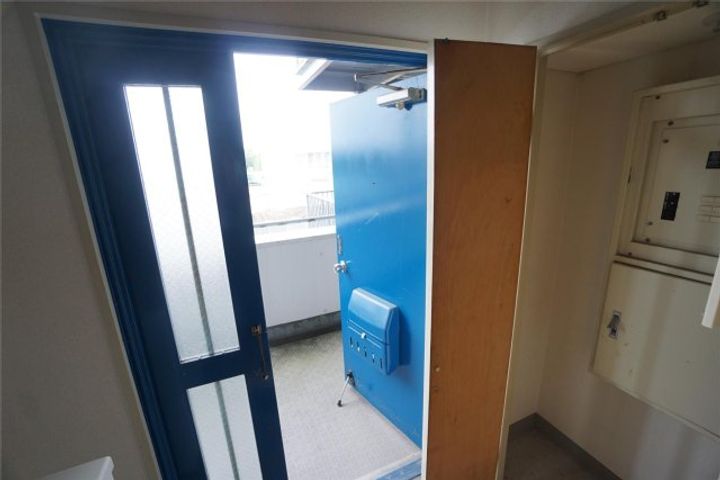 ニューセンチュリー203の玄関