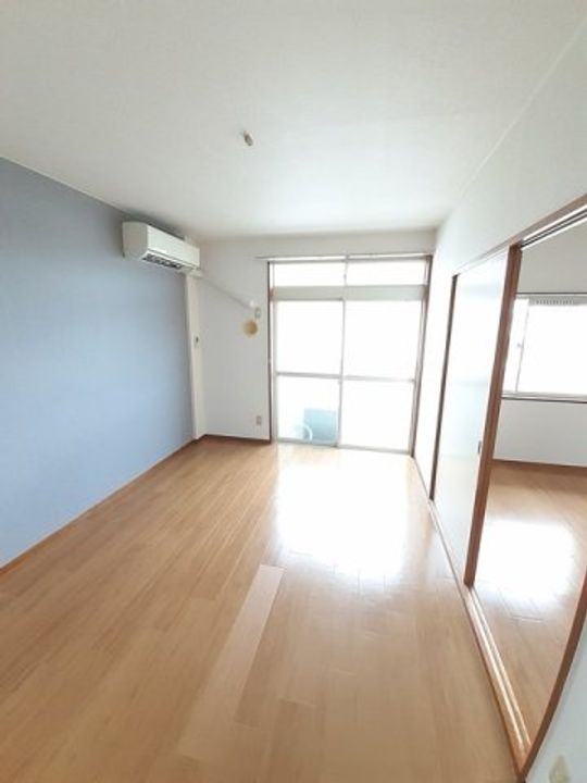 岡山県倉敷市西阿知町西原(アパート)の賃貸物件の居間