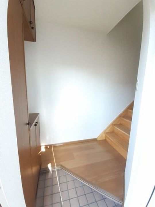 岡山県倉敷市中畝8丁目(アパート)の賃貸物件の玄関