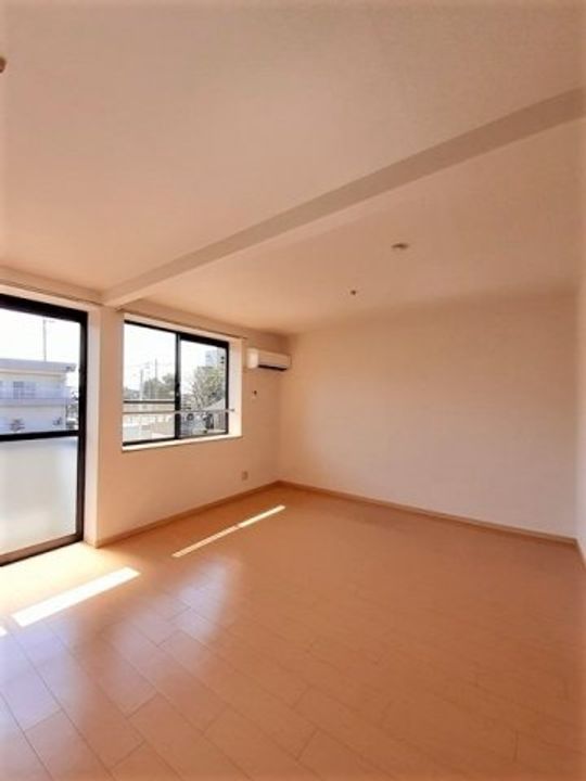 ニューエルディム浅野の居間