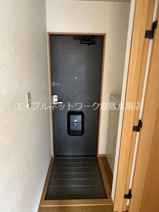 モンプリエール Aの玄関