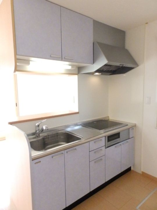 T’sスクエア C棟102のキッチン