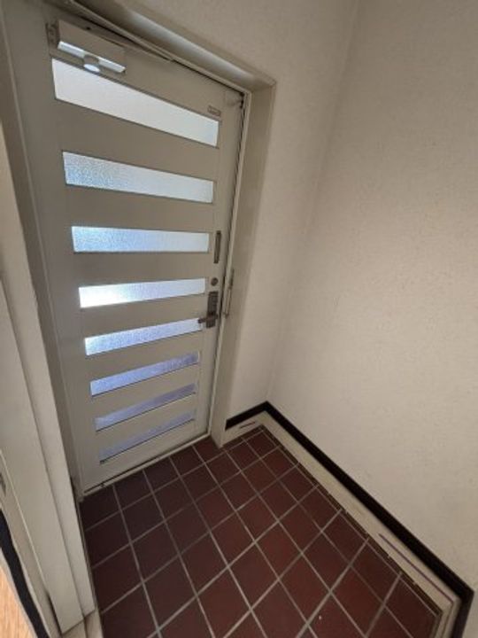 岡山県倉敷市神田3丁目(アパート)の賃貸物件の玄関