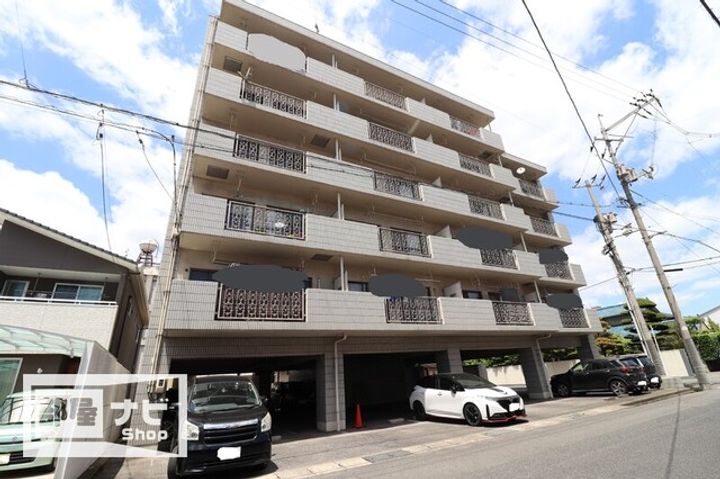 ハイツ御門館601の外観