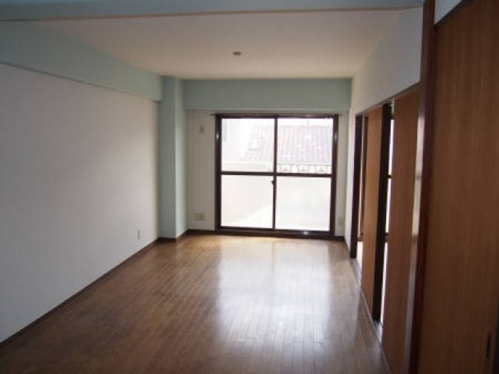 ハイツ御門館601の居間