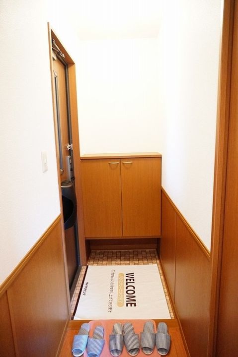 セジュール新市 A101の玄関
