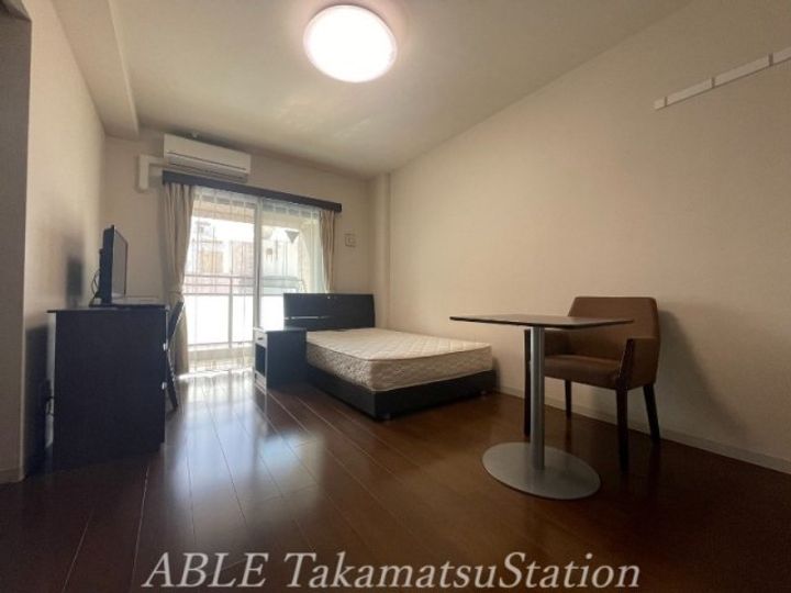 ヴィラフリーデ瓦町の居間