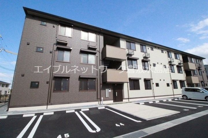 セカンドコート B棟の外観