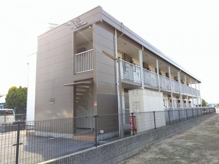 レオパレスヴィルヌーブ102の外観