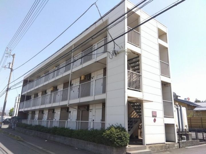 レオパレスシャルム瀬戸の外観
