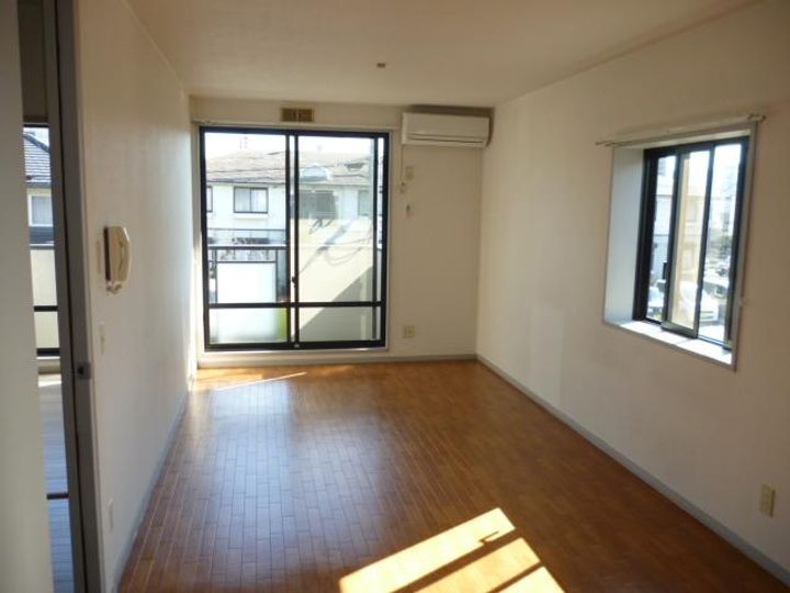 サンビレッジ城東A・BA201号室の居間