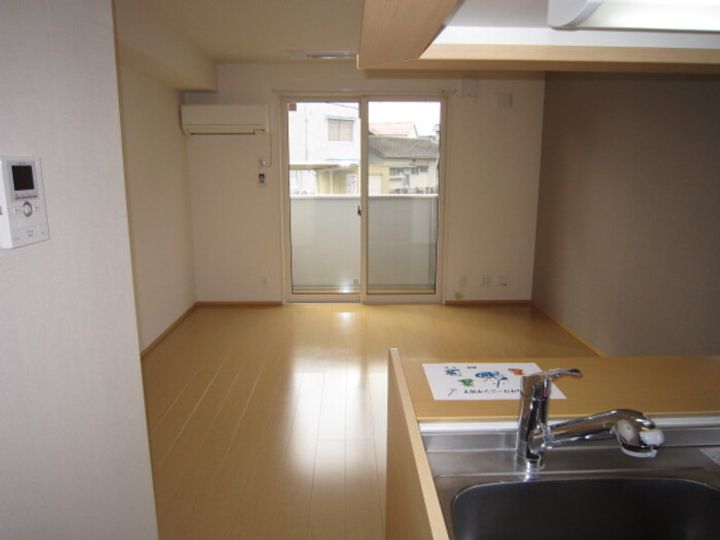 岡山県倉敷市中島(アパート)の賃貸物件の居間