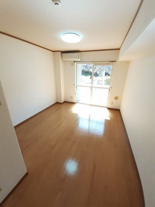 エスボワール三成の居間