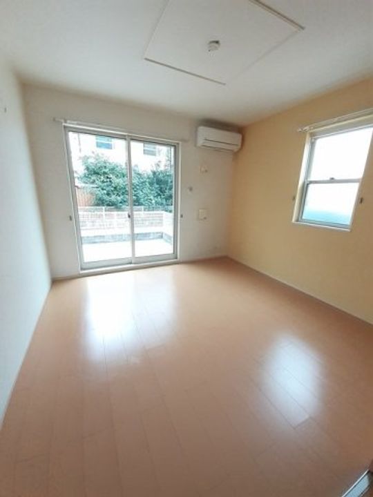 リバートップ エムティの居間