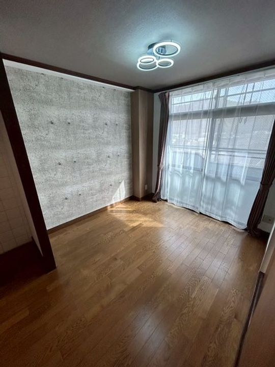 ソシエ府中305の居間
