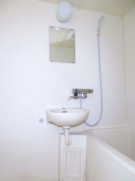 プレアール仏生山Ⅱ206の風呂