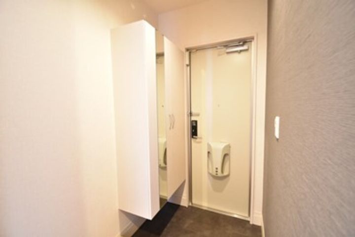 セジュール田村西 B棟の玄関