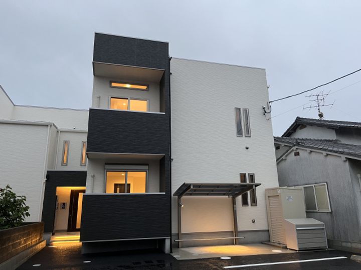 GRANDTIC 西阿知(グランティック ニシアチ)の外観