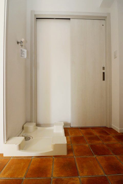 岡山県浅口市鴨方町六条院中(アパート)の賃貸物件の玄関