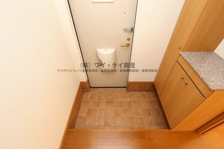 サンクレスト B105の玄関