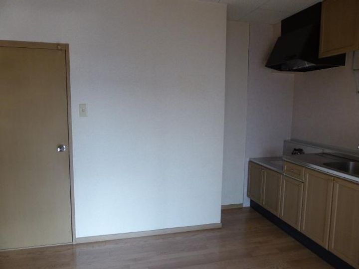 サンライフ野々浜CC103号室のキッチン