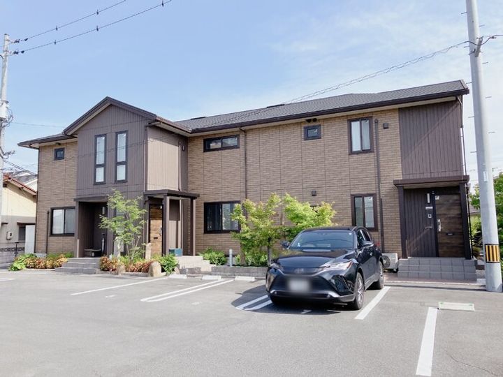 サフィール C棟101の外観