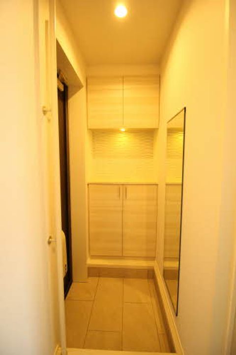 クオン新涯103の玄関