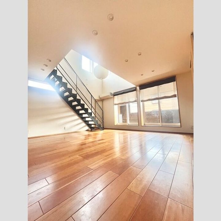 愛知県名古屋市千種区桐林町2丁目(一戸建)の賃貸物件0の居間