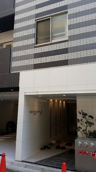 エストゥルース入谷の外観