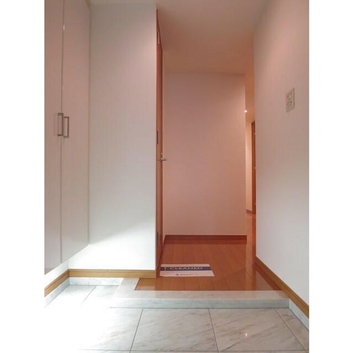 東京都渋谷区上原2丁目(マンション)の賃貸物件の玄関