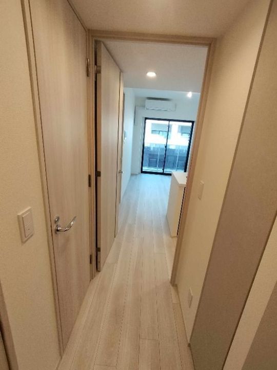 シーズンフラッツ上野稲荷町の玄関