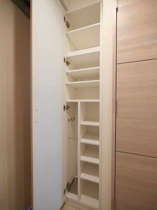 SPコート保塚町の玄関